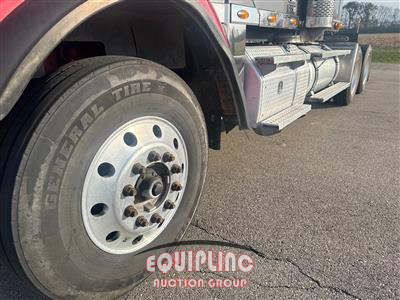 2022 Freightliner 122SD 6X4 T/A SLEEPER TRUCK TR
