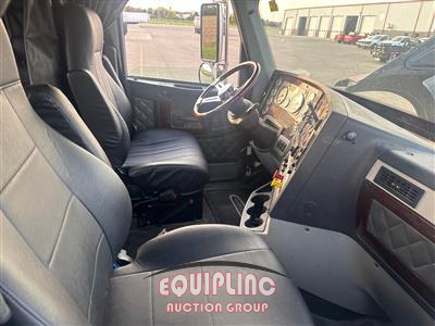 2022 Freightliner 122SD 6X4 T/A SLEEPER TRUCK TR