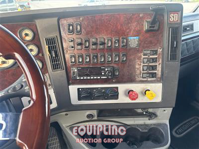 2022 Freightliner 122SD 6X4 T/A SLEEPER TRUCK TR