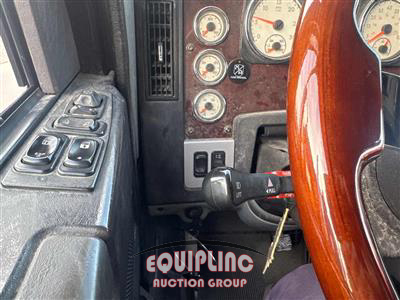 2022 Freightliner 122SD 6X4 T/A SLEEPER TRUCK TR