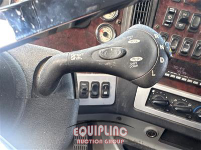 2022 Freightliner 122SD 6X4 T/A SLEEPER TRUCK TR