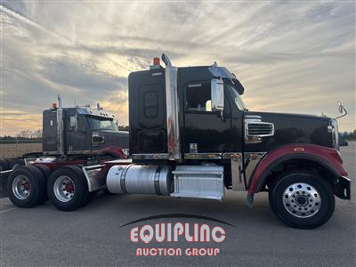 2022 Freightliner 122SD 6X4 T/A SLEEPER TRUCK TR