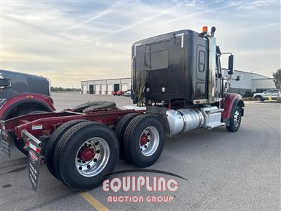2022 Freightliner 122SD 6X4 T/A SLEEPER TRUCK TR