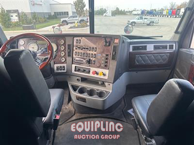 2022 Freightliner 122SD 6X4 T/A SLEEPER TRUCK TR
