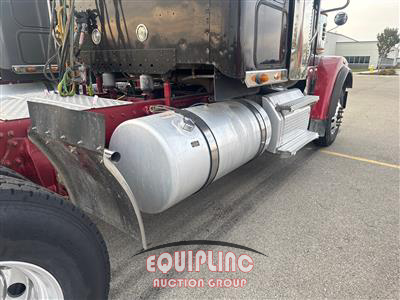 2022 Freightliner 122SD 6X4 T/A SLEEPER TRUCK TR