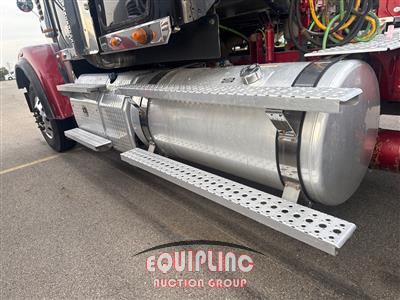 2022 Freightliner 122SD 6X4 T/A SLEEPER TRUCK TR