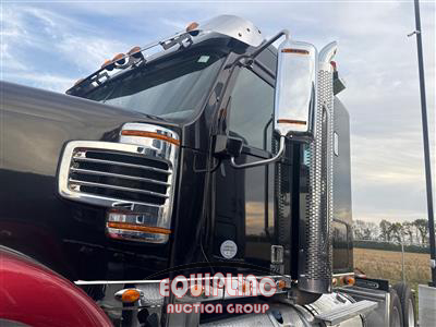 2022 Freightliner 122SD 6X4 T/A SLEEPER TRUCK TR