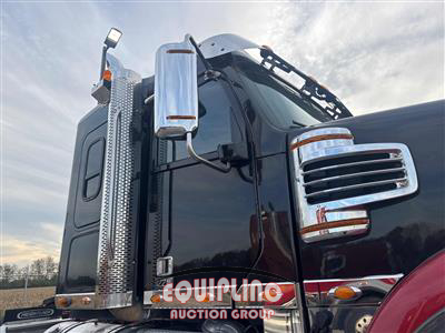 2022 Freightliner 122SD 6X4 T/A SLEEPER TRUCK TR