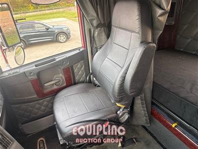 2022 Freightliner 122SD 6X4 T/A SLEEPER TRUCK TR