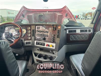 2022 Freightliner 122SD 6X4 T/A SLEEPER TRUCK TR