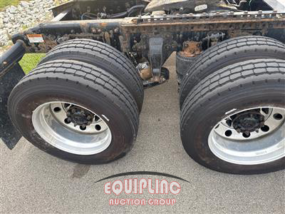 2022 Freightliner 122SD 6X4 T/A SLEEPER TRUCK TR