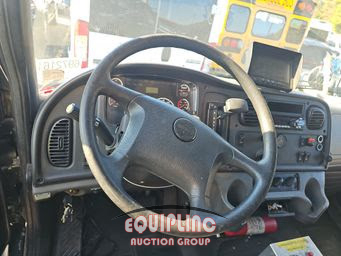 2015 Freightliner M2 106 26FT BOX TRUCK