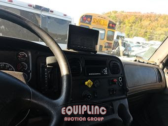 2015 Freightliner M2 106 26FT BOX TRUCK