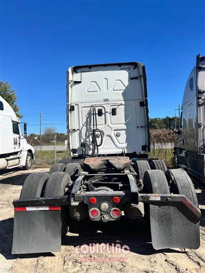 2014 Freightliner CA125SLP 6X4 T/A SLEEPER TRUCK