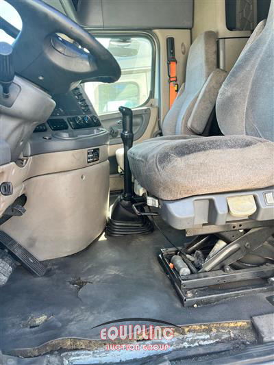 2014 Freightliner CA125SLP 6X4 T/A SLEEPER TRUCK