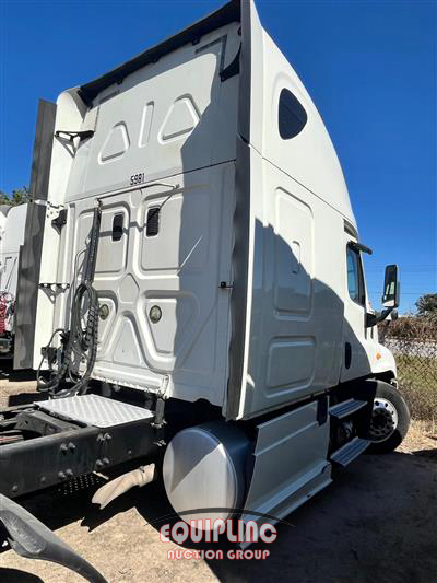 2014 Freightliner CA125SLP 6X4 T/A SLEEPER TRUCK