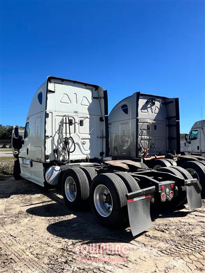 2014 Freightliner CA125SLP 6X4 T/A SLEEPER TRUCK