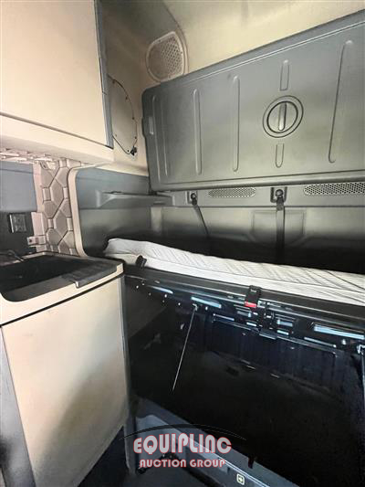 2014 Freightliner CA125SLP 6X4 T/A SLEEPER TRUCK