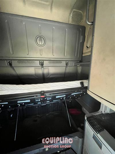 2014 Freightliner CA125SLP 6X4 T/A SLEEPER TRUCK