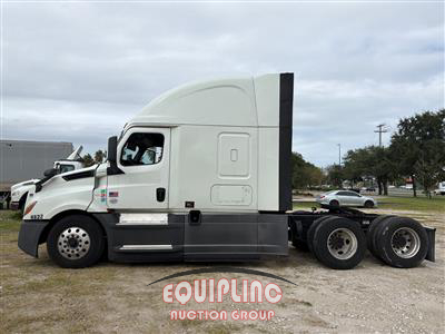 2020 Freightliner CASCADIA