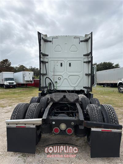 2020 Freightliner CASCADIA