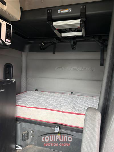 2020 Freightliner CASCADIA