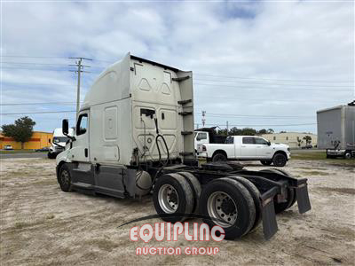 2020 Freightliner CASCADIA