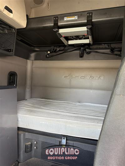 2020 Freightliner CASCADIA