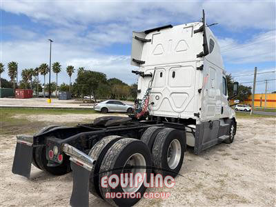 2020 Freightliner CASCADIA