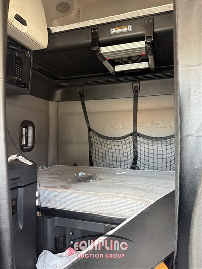 2020 Freightliner CASCADIA