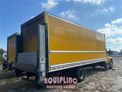 2018 Freightliner M2