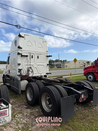 2020 Freightliner Cascadia