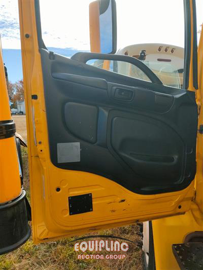 2019 Hino 268 4X2 S/A BOX TRUCK