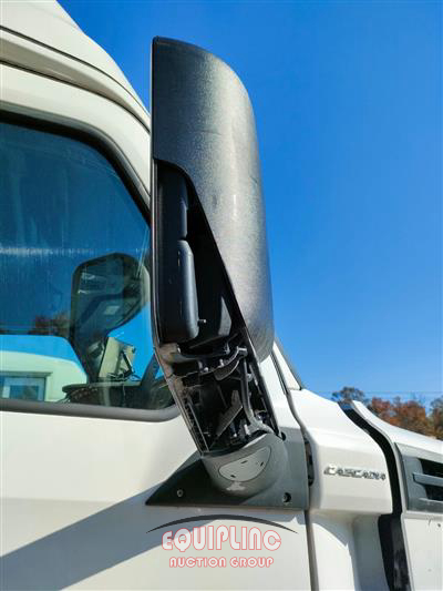 2020 Freightliner CASCADIA 6X4 T/A SLEEPER TRUCK