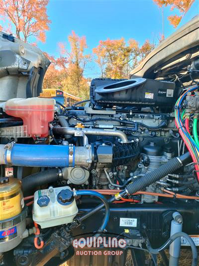 2020 Freightliner CASCADIA 6X4 T/A SLEEPER TRUCK