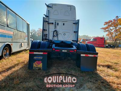 2020 Freightliner CASCADIA 6X4 T/A SLEEPER TRUCK