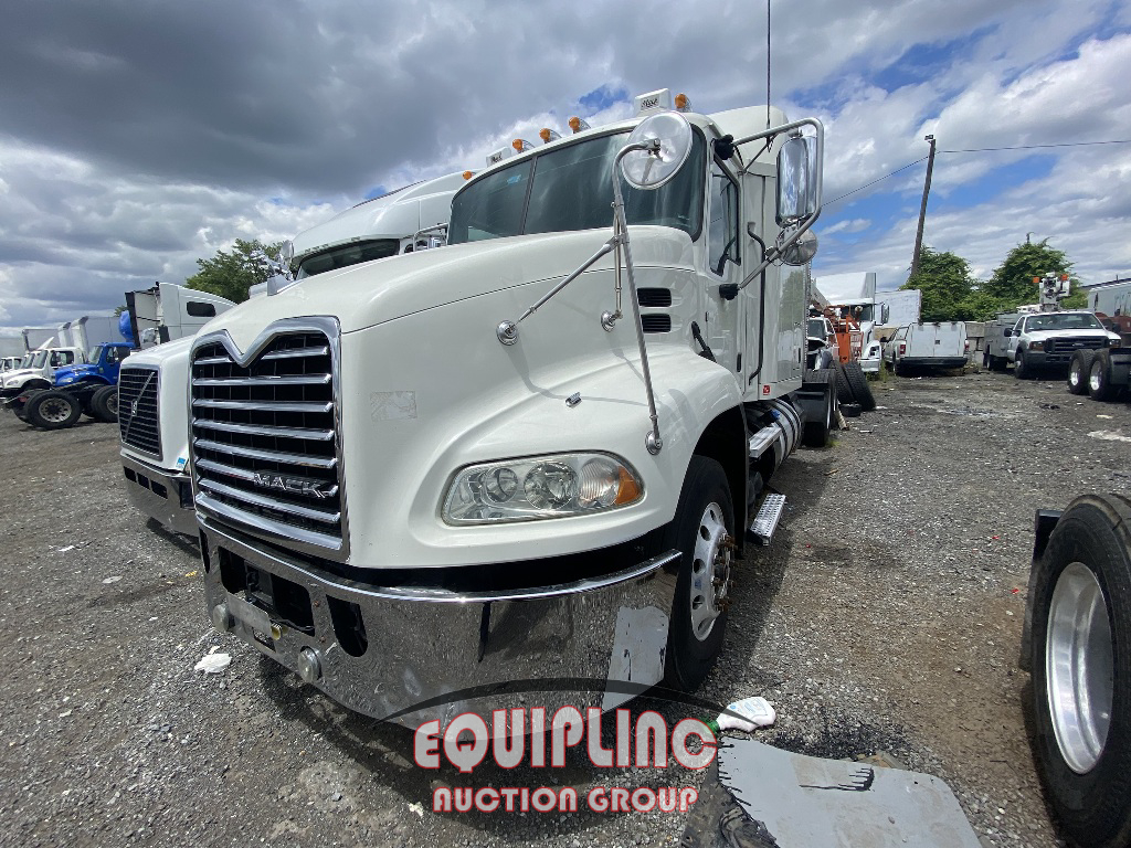 2015 Mack CXU613