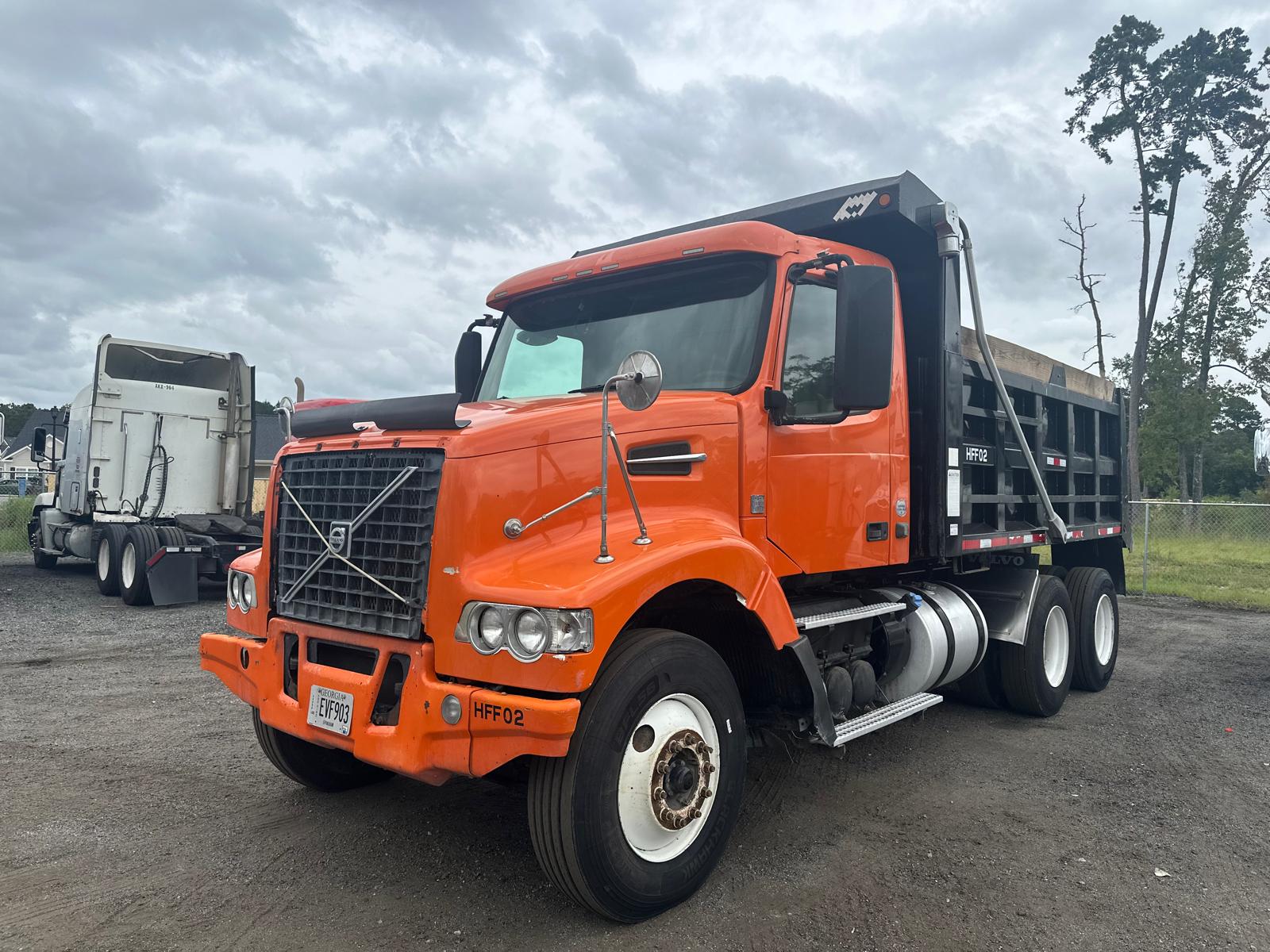 2014 Volvo VHD