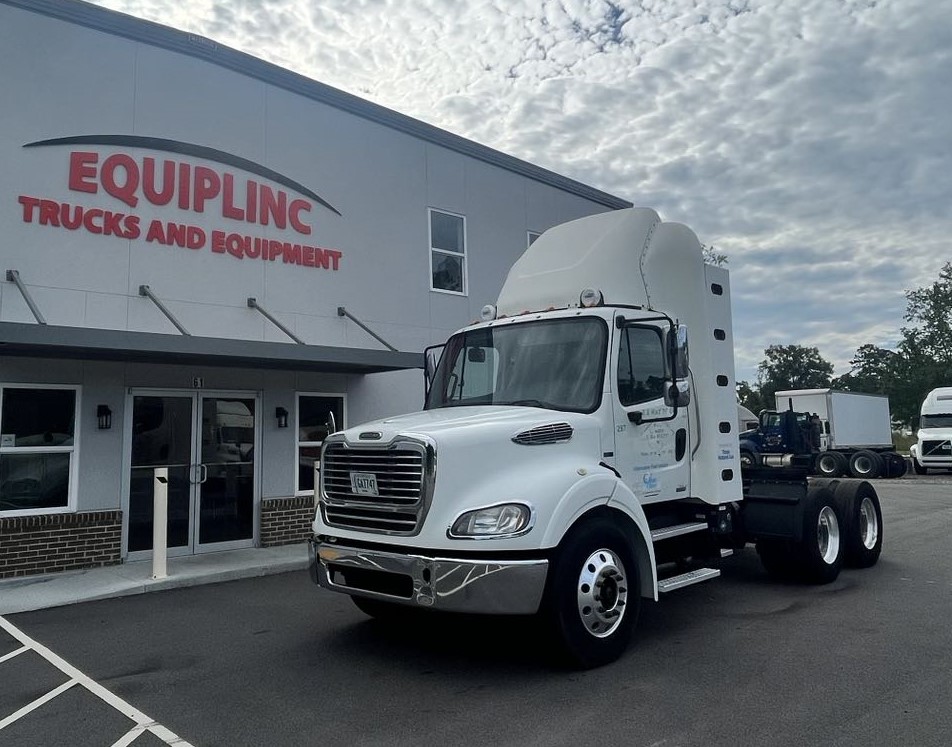 2011 Freightliner M2 112