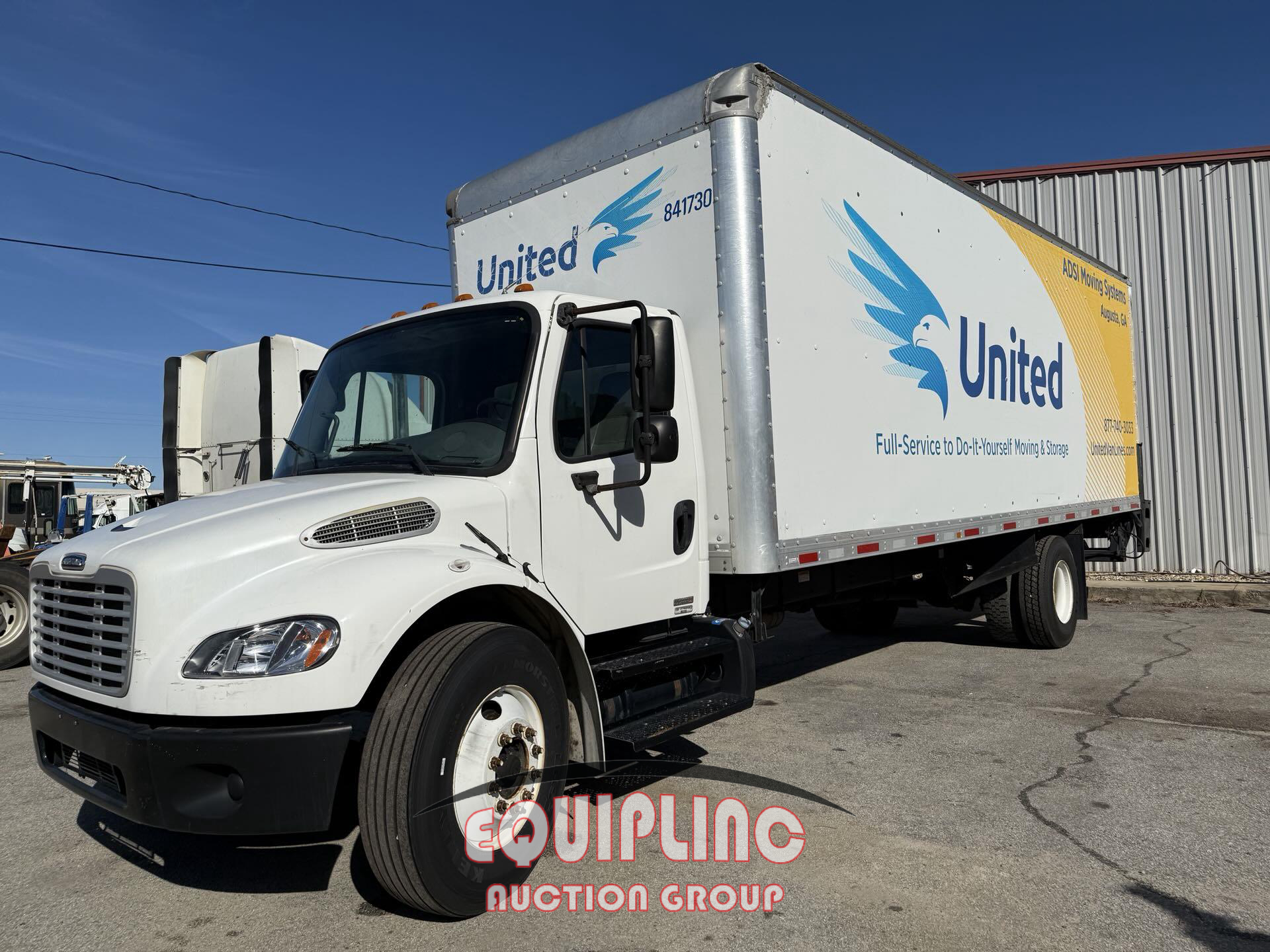 2011 Freightliner M2