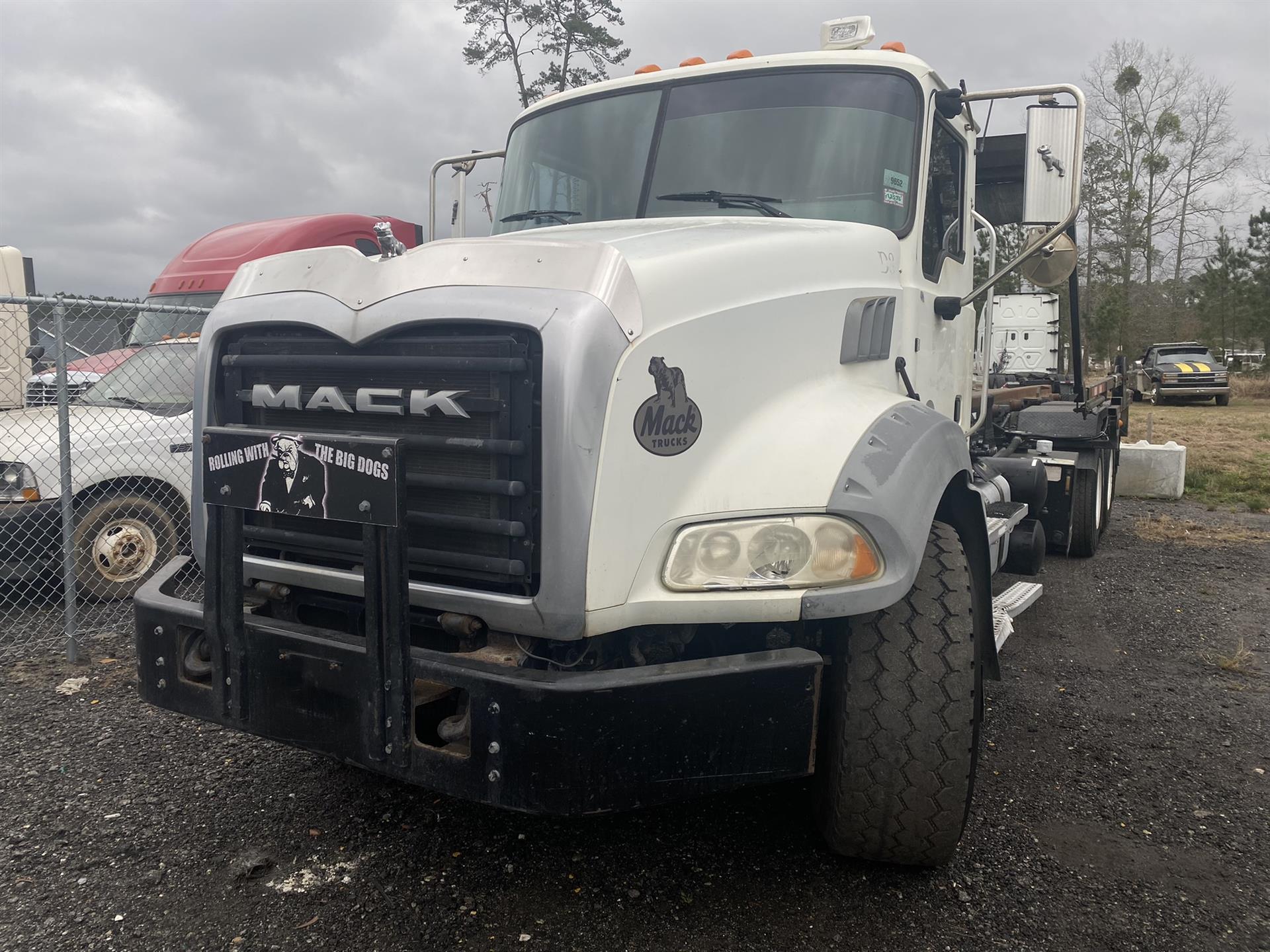 2016 Mack ROLL OFF