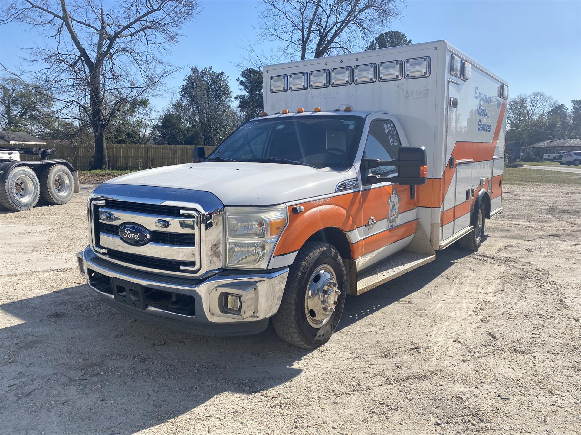 2015 Ford F350 AMBULANCE