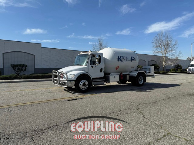 2016 Freightliner S2G Conventional Full Cab and 