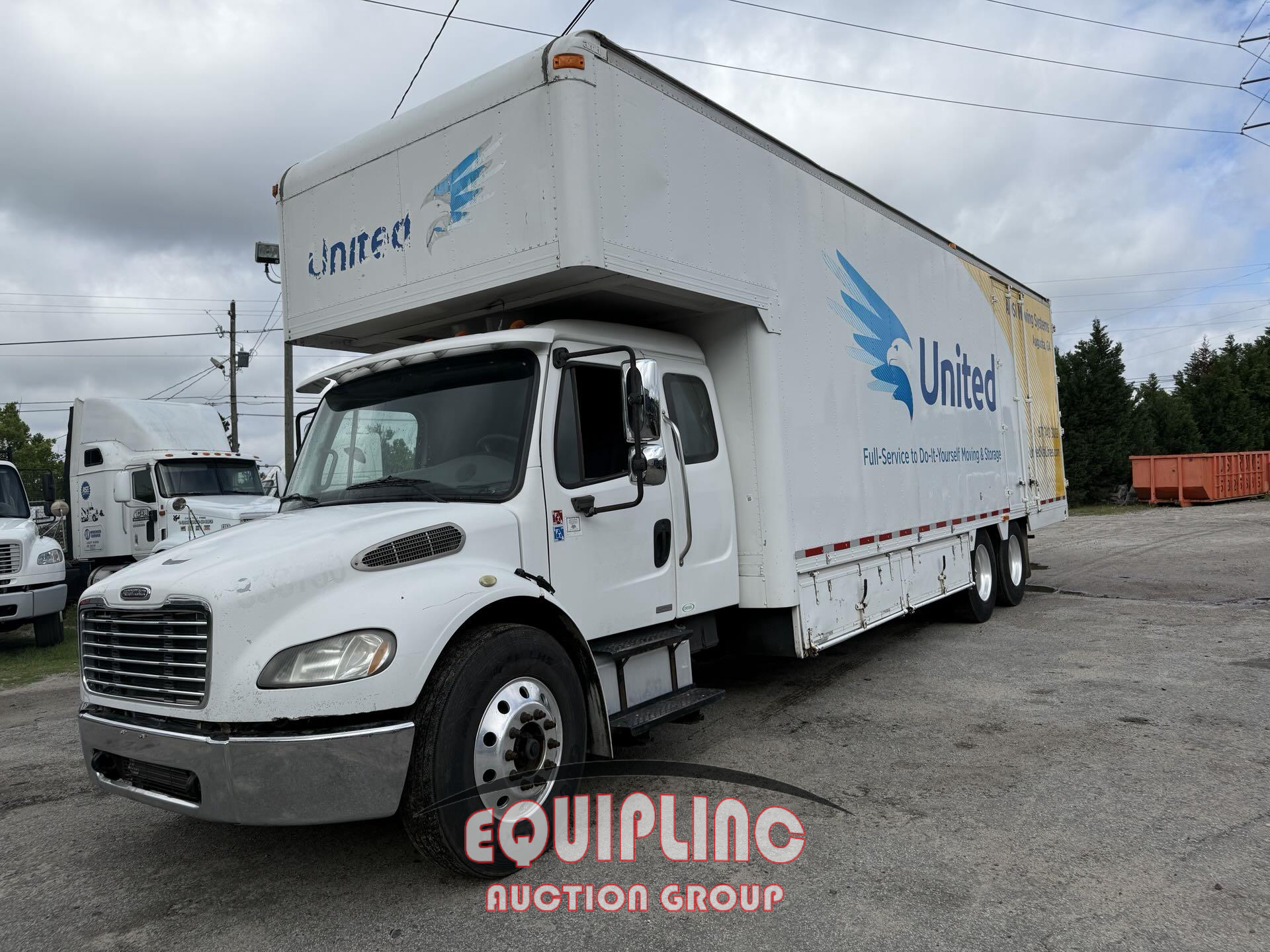 2006 Freightliner M2 106