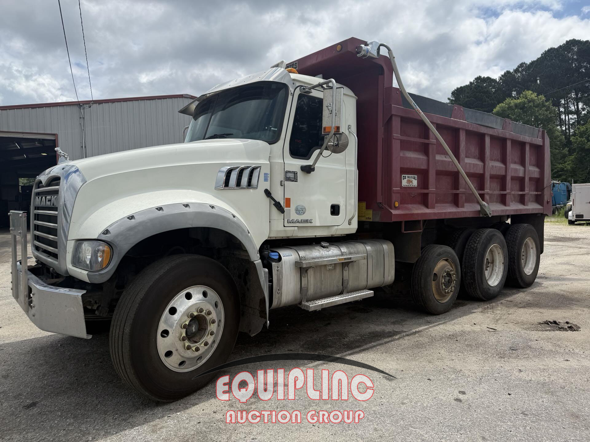 2016 Mack GU713
