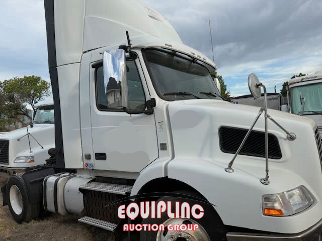 2013 VOLVO TRUCK VNM