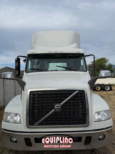 2014 VOLVO TRUCK VNM