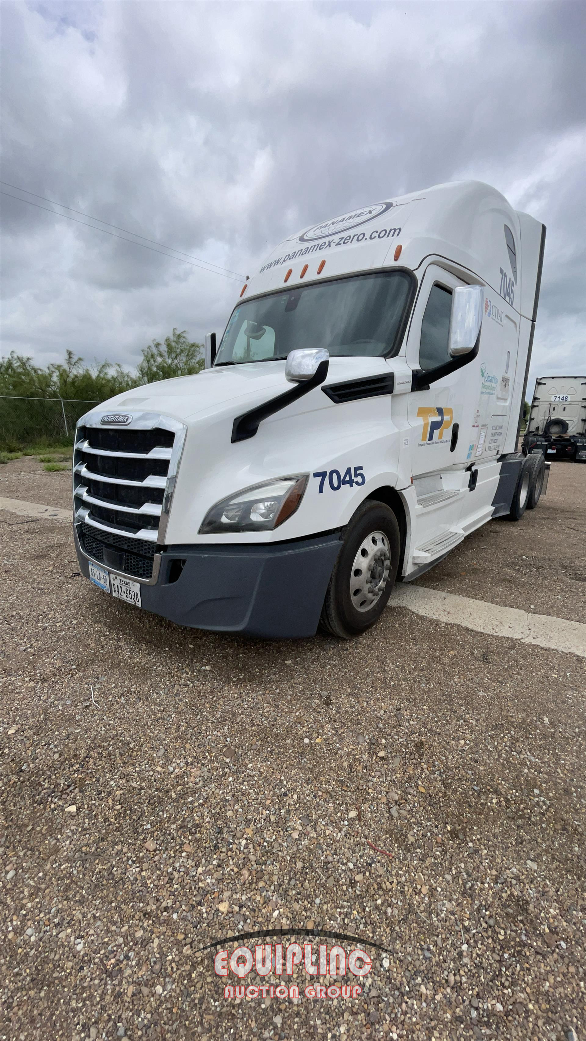 2020 Freightliner CASCADIA 126