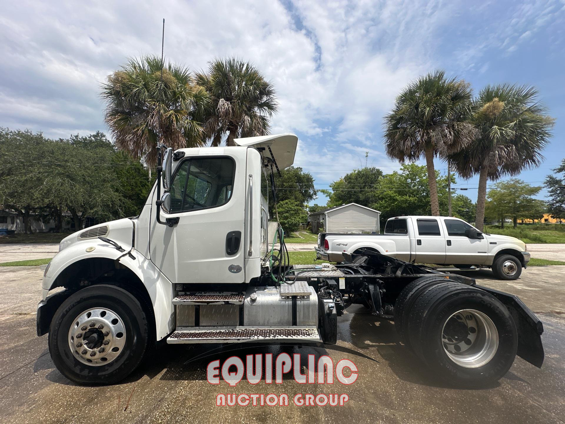 2014 Freightliner M2
