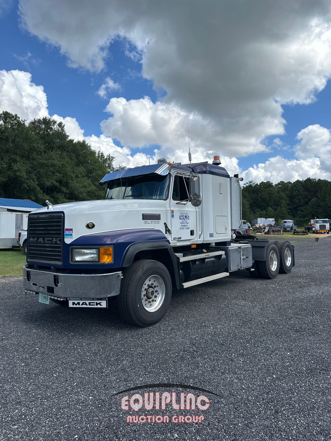 1999 Mack CL713